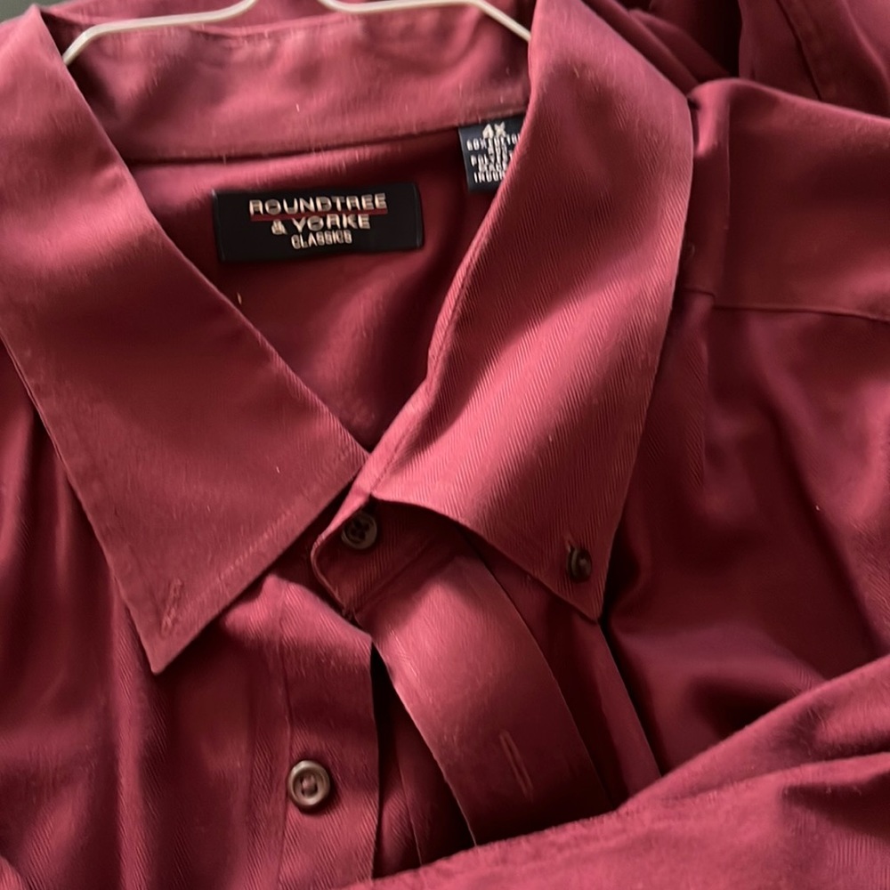 Men’s button down long sleeve dress shirt